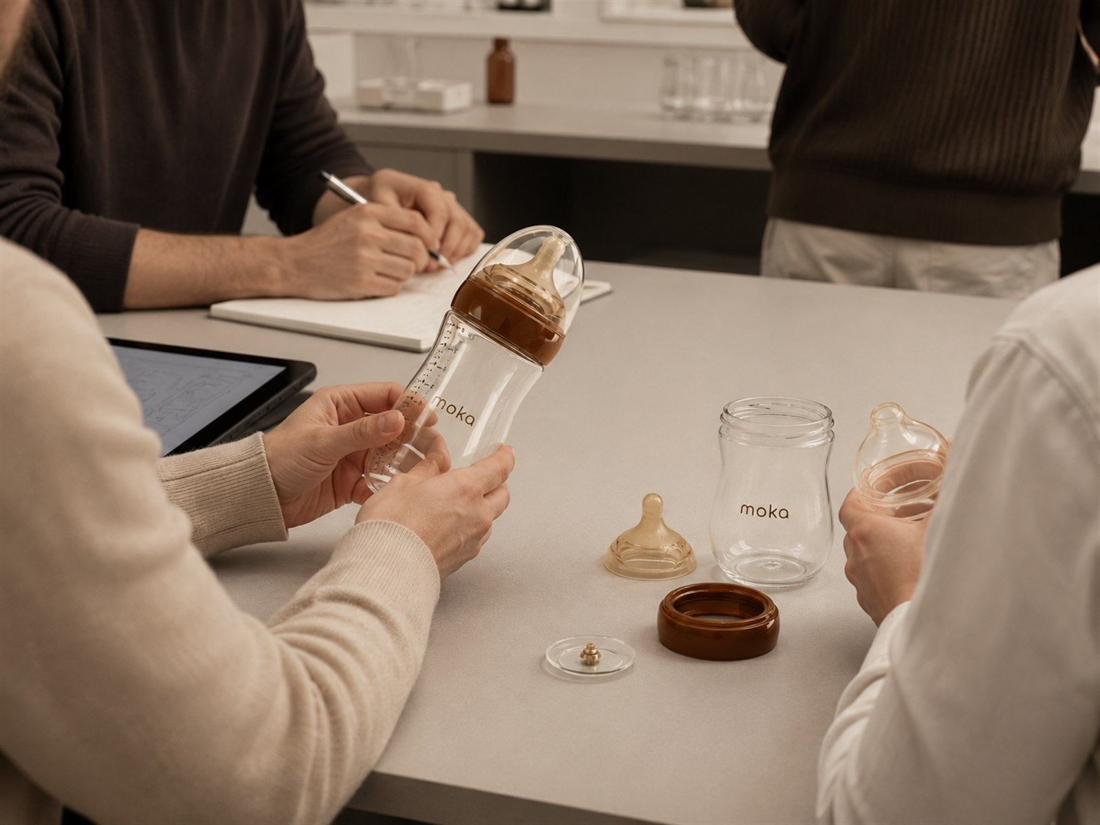 Swiss-designed Moka bottle and four parts placeholder