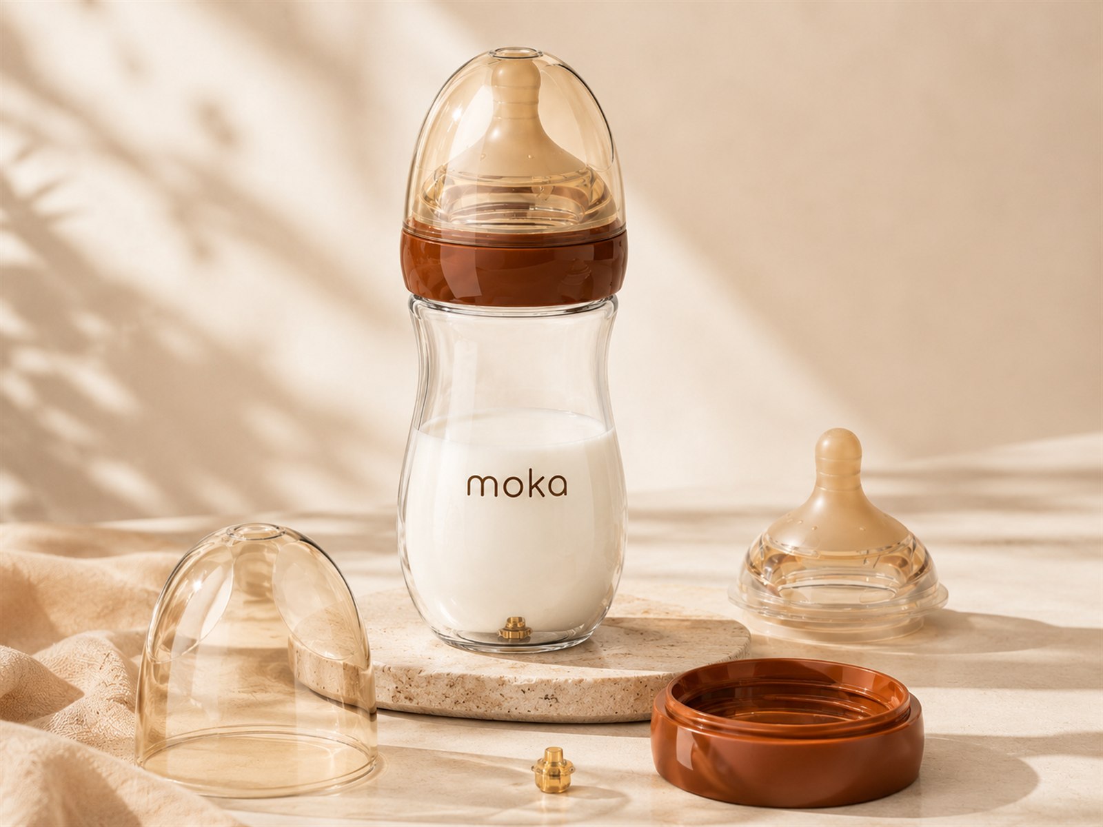 Moka bottle with its premium glass, silicone and PPSU components